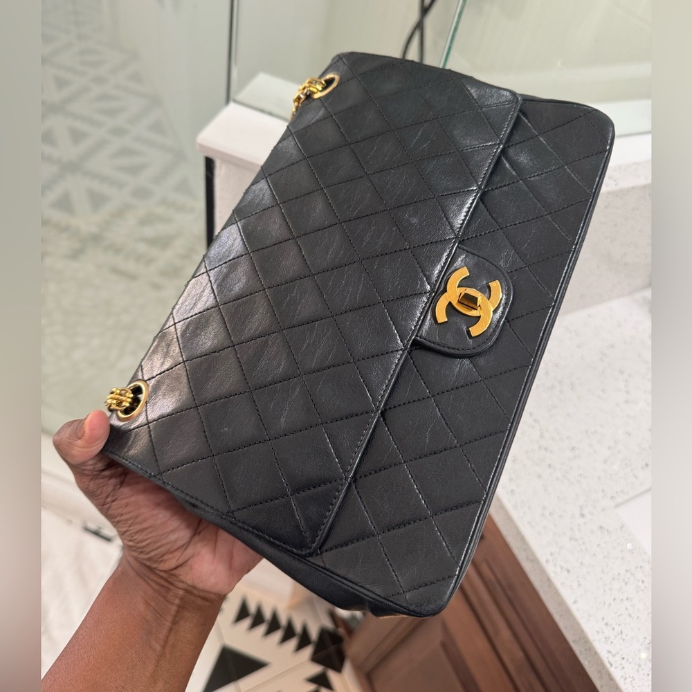 CHANEL Black Quilted Lambskin Shoulder Bag with 24k Gold Hardware - Picture 9 of 12